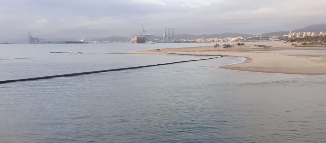 Palmones. Barrera rio anticontaminacion 20222