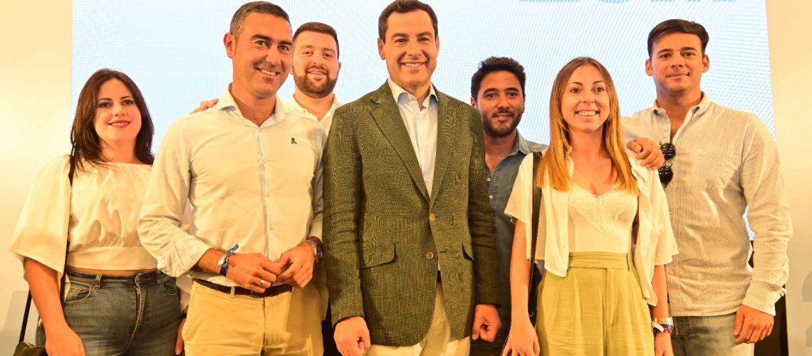 PP. García con Juanma Moreno 2023