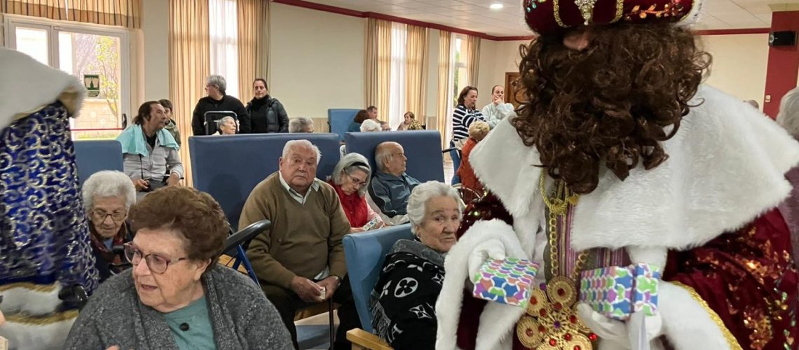 Visita Reyes Magos Residencias (GP) 2024 (6)
